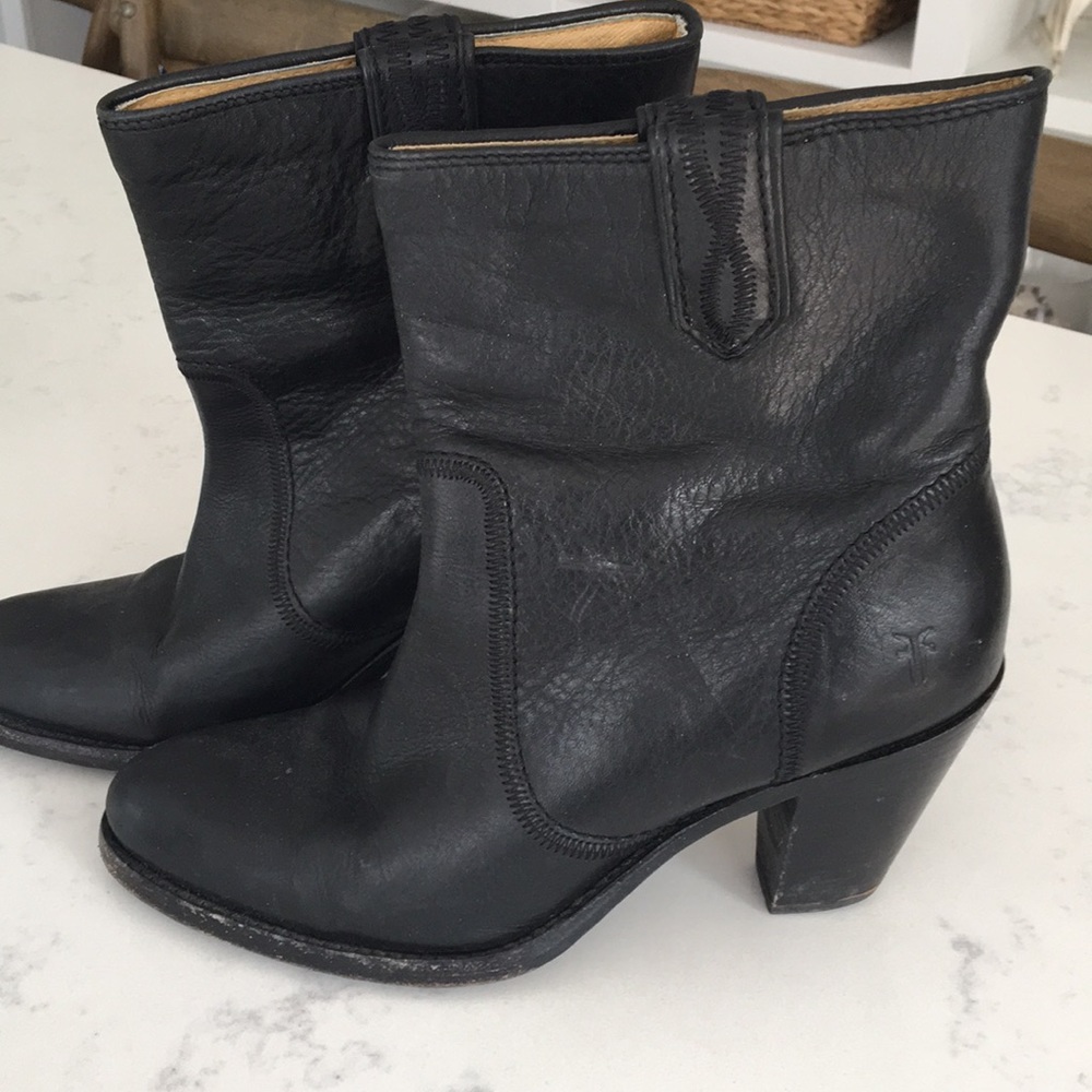 Frye bootie